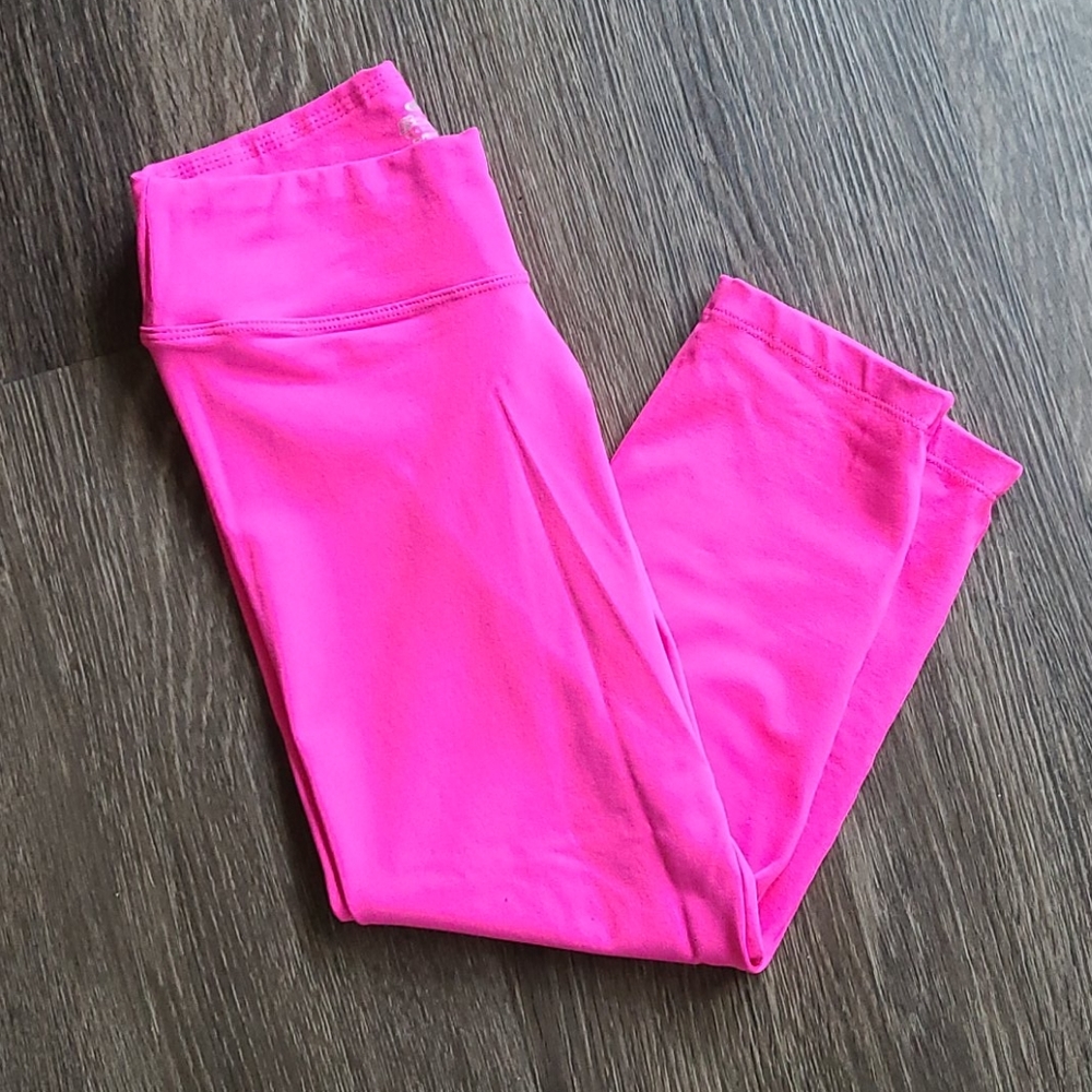 SOLD - Hot Pink Babalu leggings!